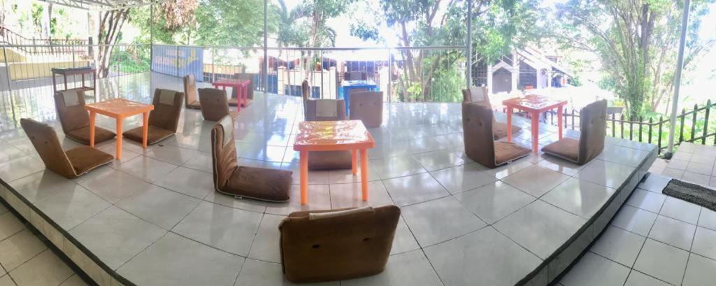 Pod House * Manado
